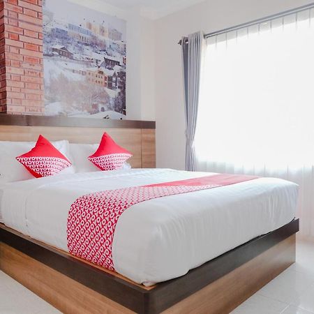 Noura Guest House Syariah Malang Ngoại thất bức ảnh