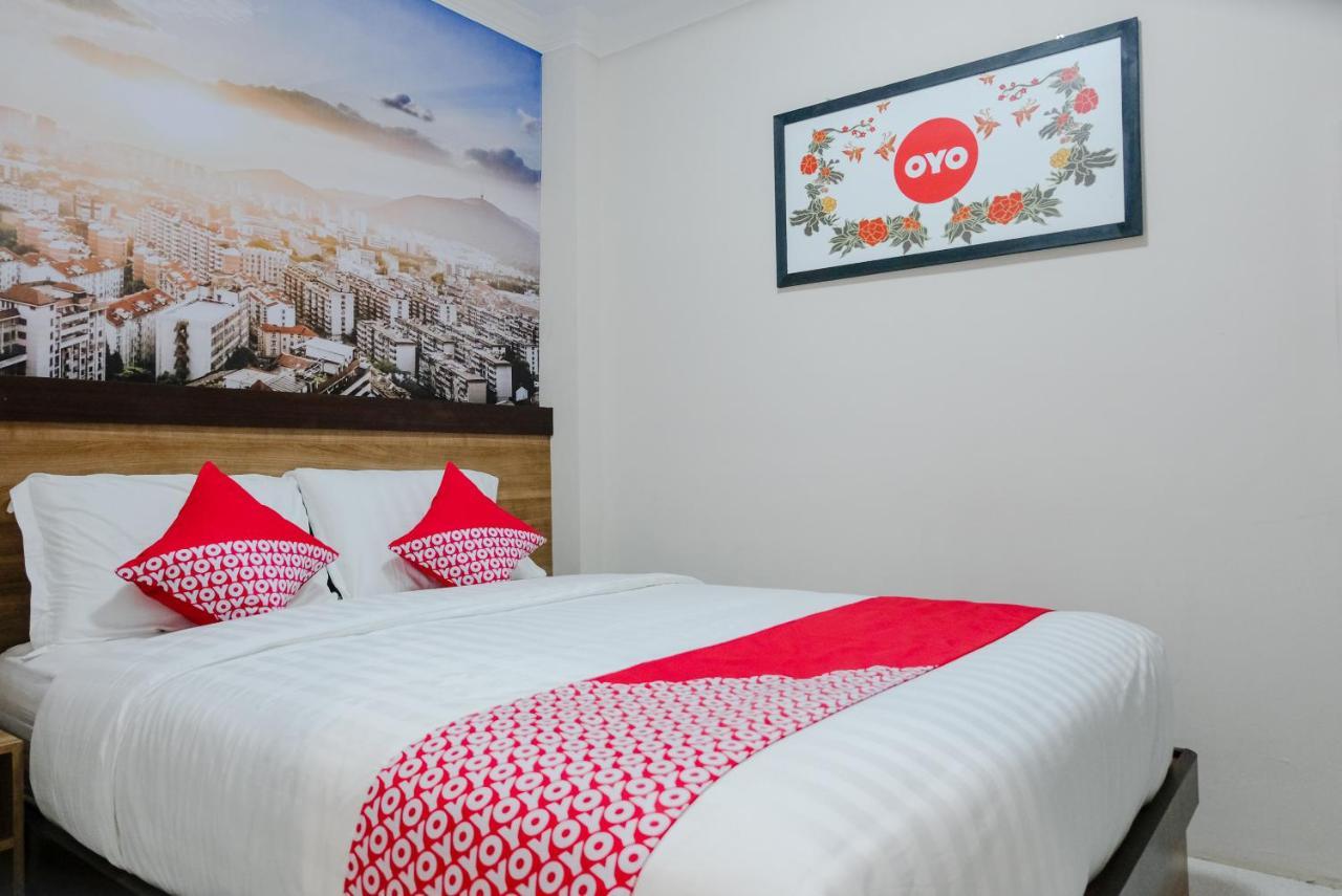 Noura Guest House Syariah Malang Ngoại thất bức ảnh