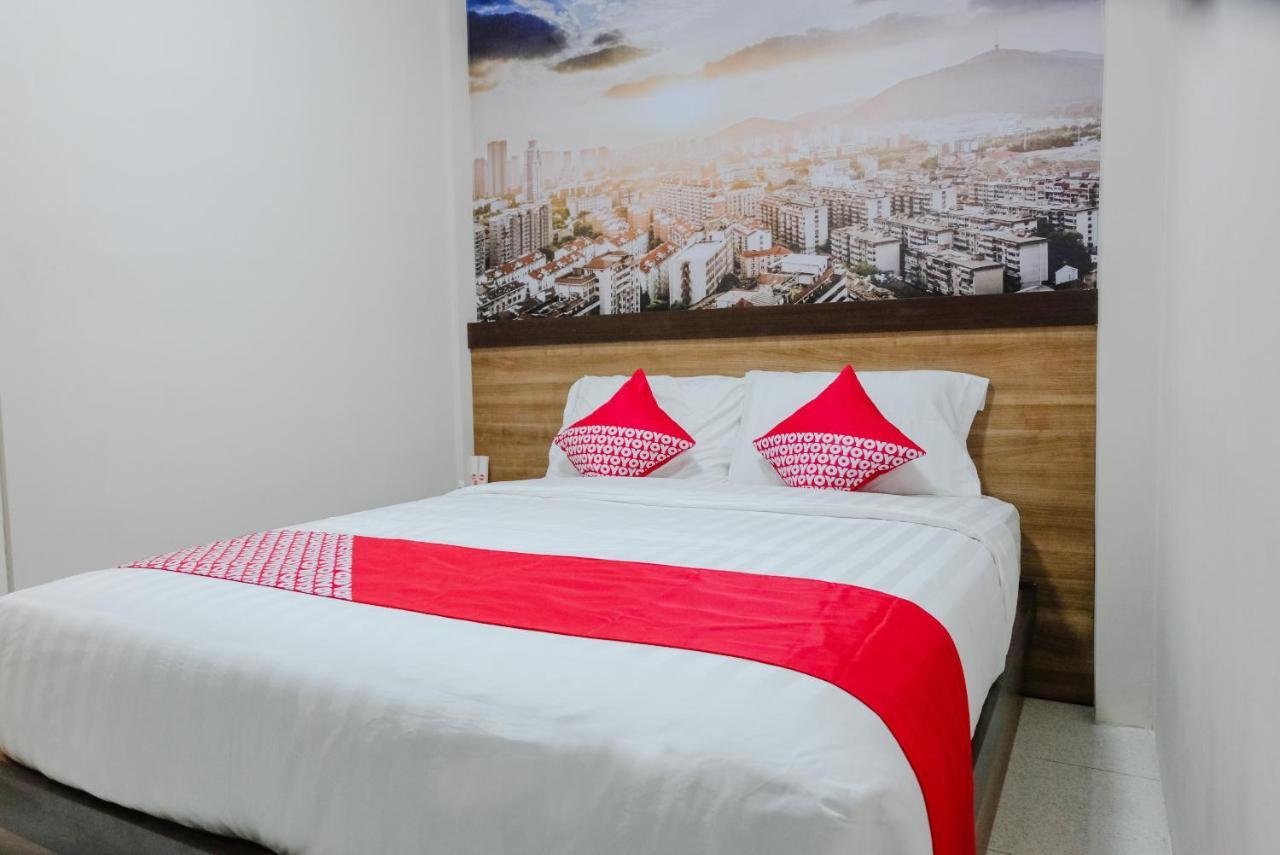Noura Guest House Syariah Malang Ngoại thất bức ảnh
