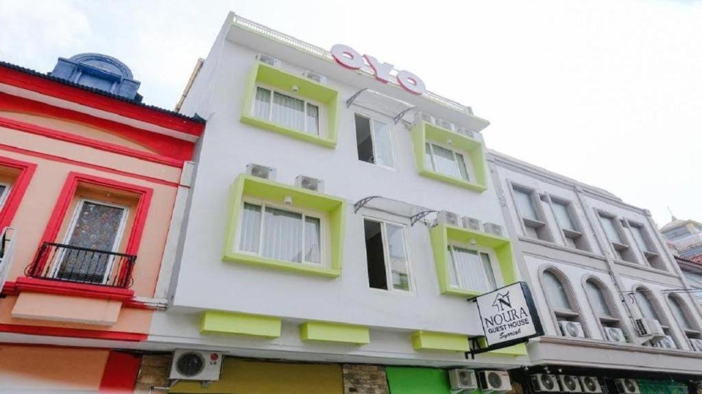 Noura Guest House Syariah Malang Ngoại thất bức ảnh