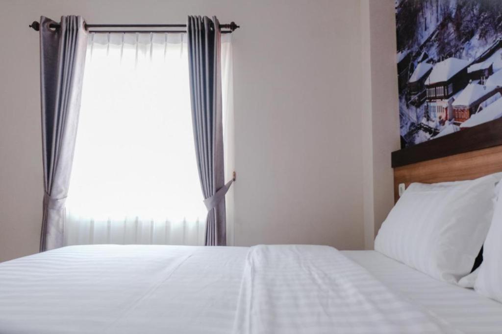 Noura Guest House Syariah Malang Ngoại thất bức ảnh
